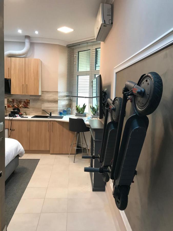 Good Bed - Scooter